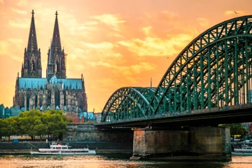 Köln Gezilecek Yerler Rehberi: Tarih, Sanat ve Nehir Kıyısı Keşfi
